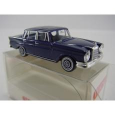 HO 824 03 26  Mercedes Benz 220S d.blau